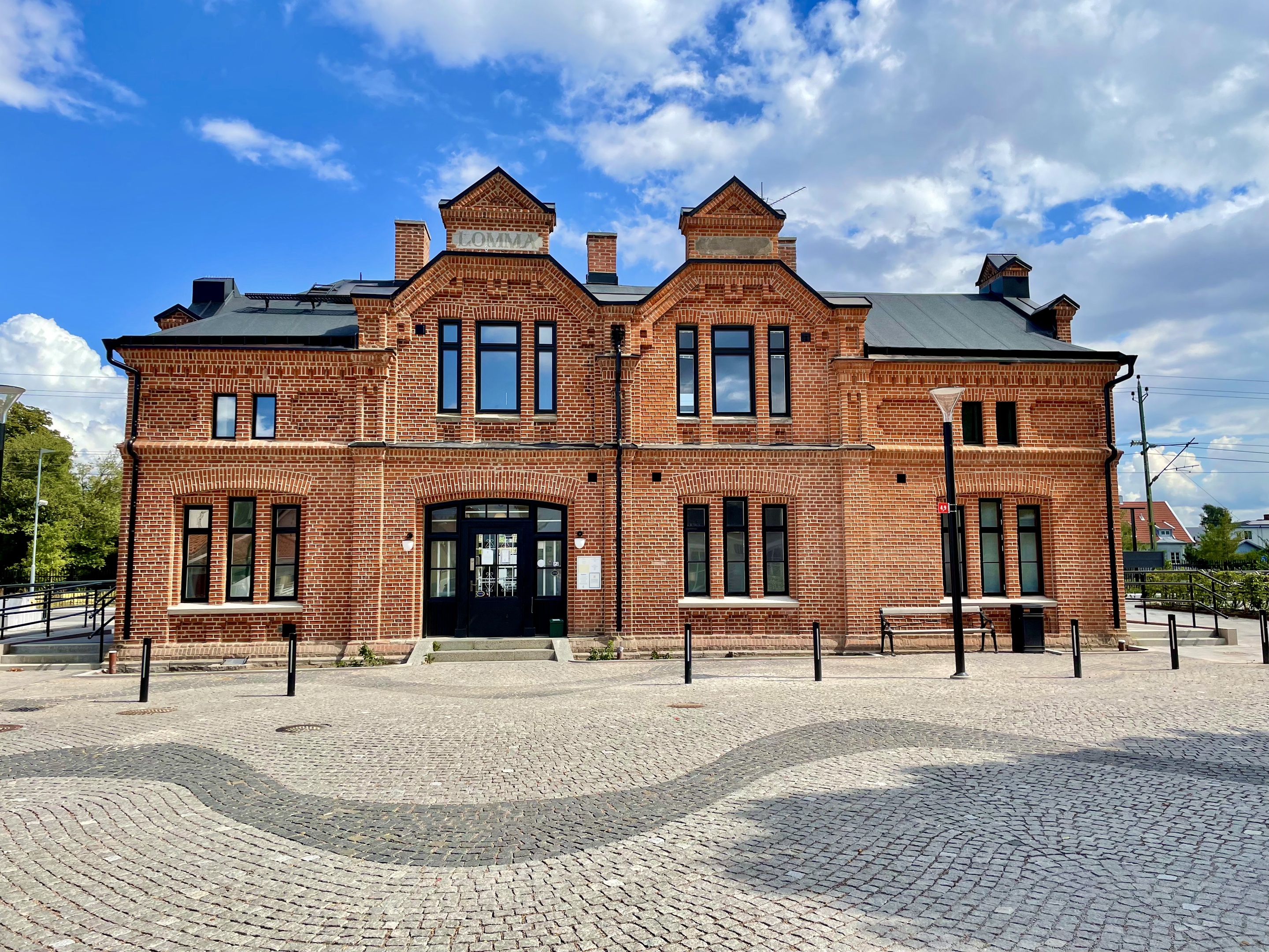 Björkdahl Fönster: Björkdahl Dörr och Fönster